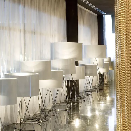 ミディアム ホテル