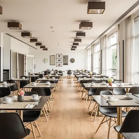 ミディアム ホテル 4*