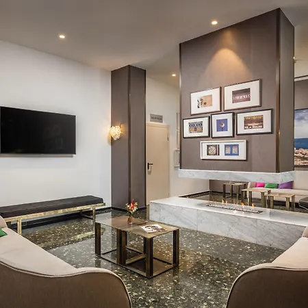 ミディアム ホテル 4*