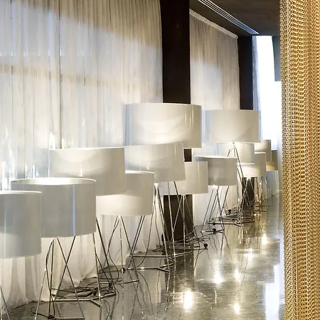 Medium Hotel