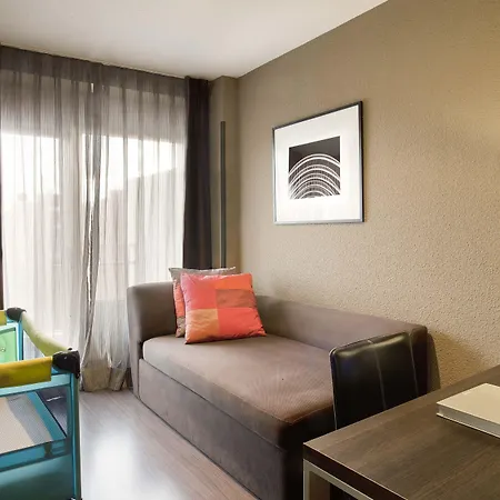 瓦伦西亚媒介酒店 4*