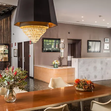 Отель Medium 4*